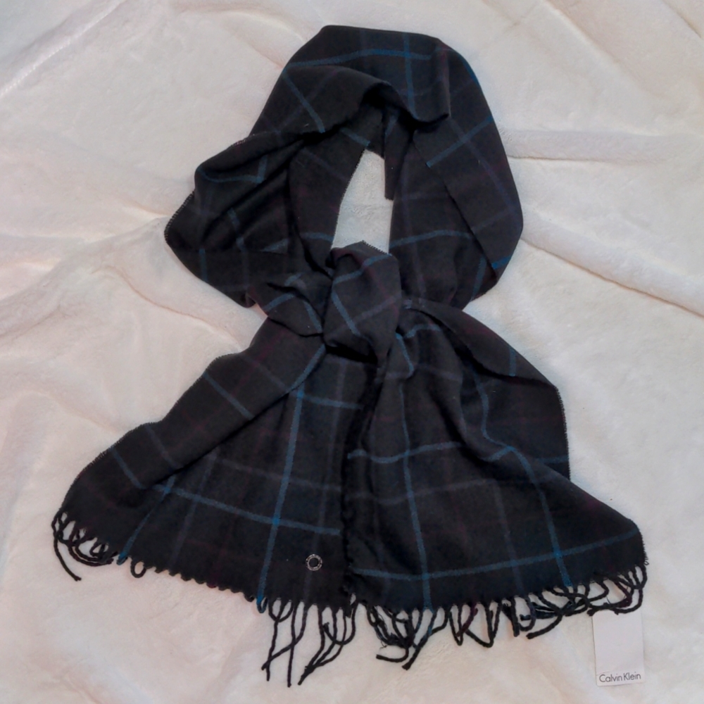 Calvin Klein knit plaid scarf